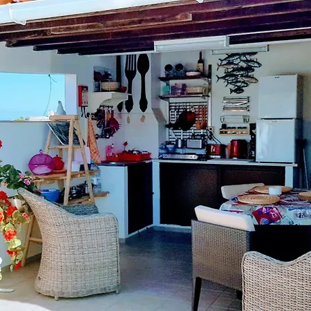 ホームステイ En-suite Casa Cristina ラゴス